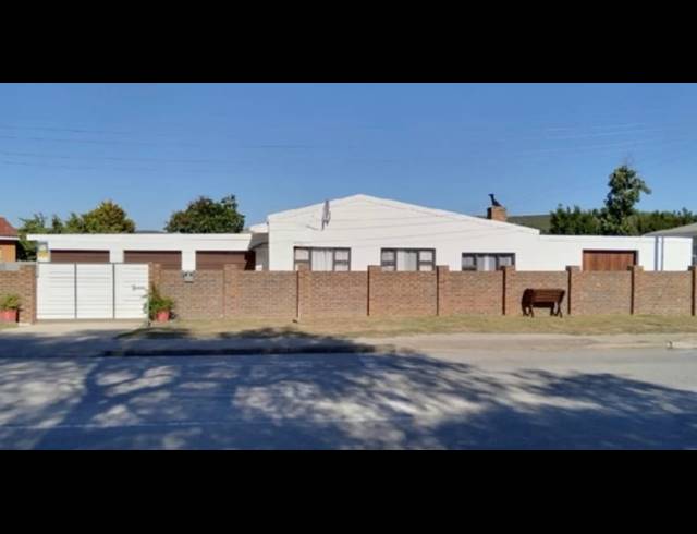 3 BEDROOM HOUSE FOR SALE IN RETIEF